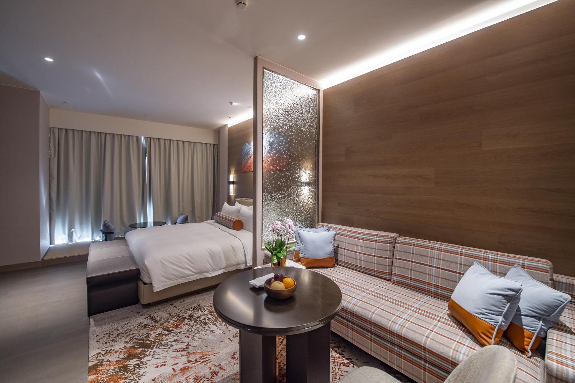 L+Snow Supreme Hotel Shanghai Exterior photo